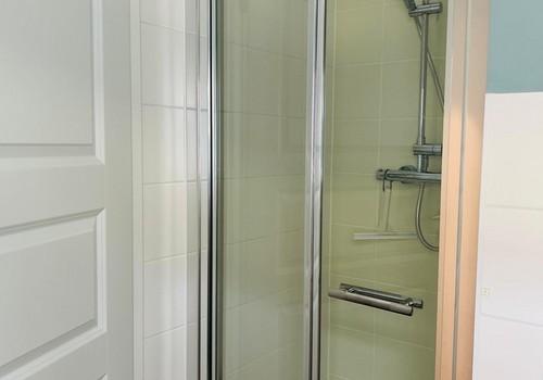 Dusche Gäste-WC EG