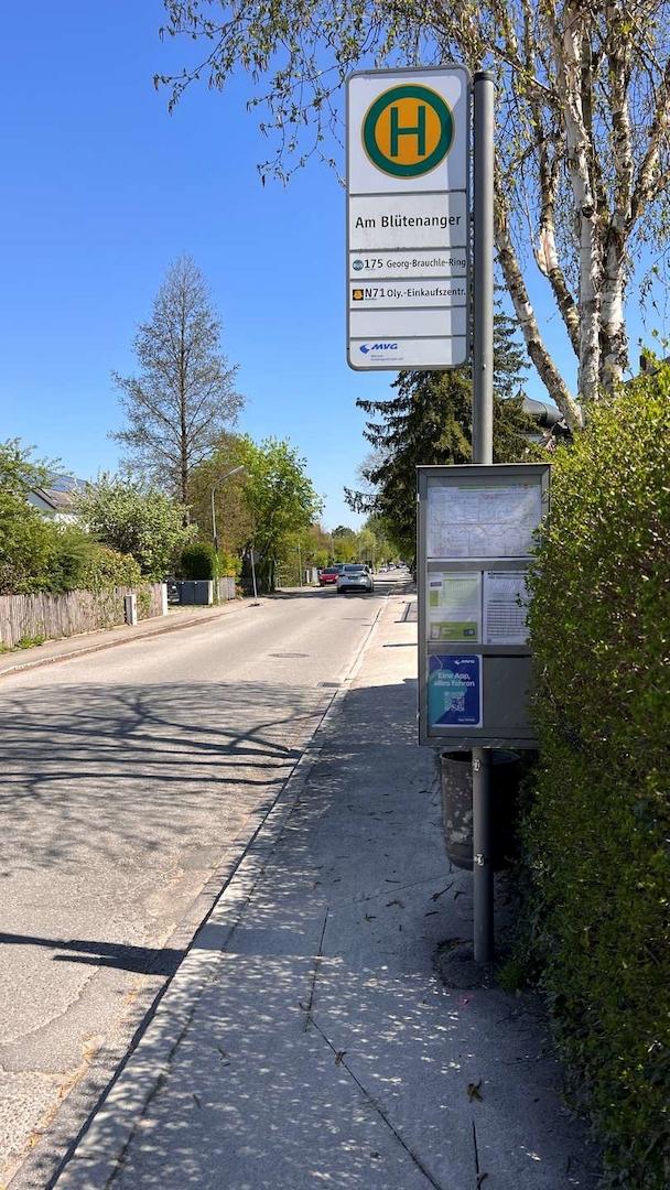 BH-Stelle 3 Gehminuten enfernt (5 Minuten Fahrtzeit zur S-Bahn/S1)