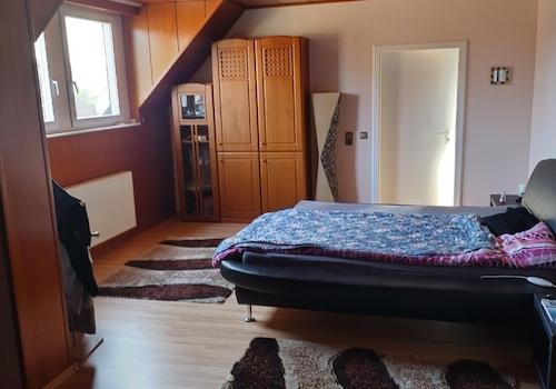 Schlafzimmer 1