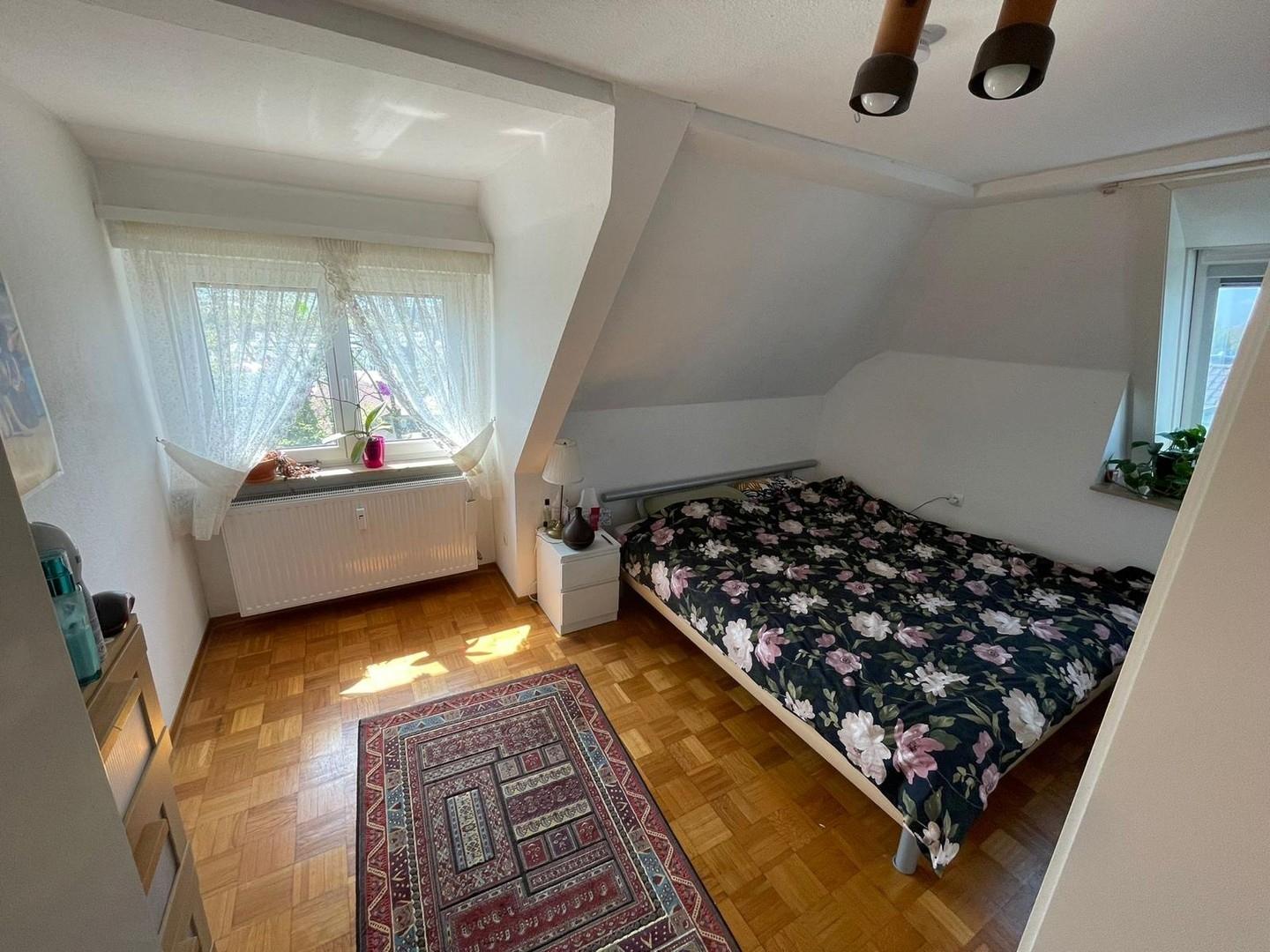 Schlafzimmer 1