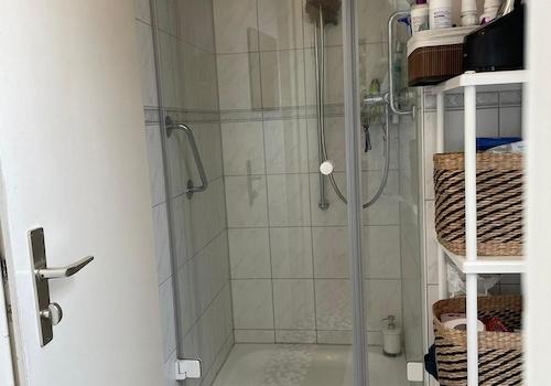 Bad 1 Dusche