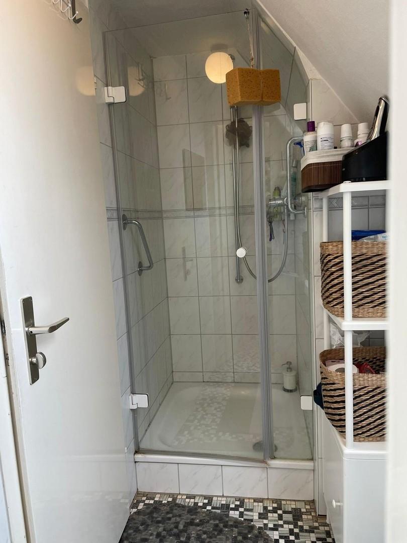 Bad 1 Dusche