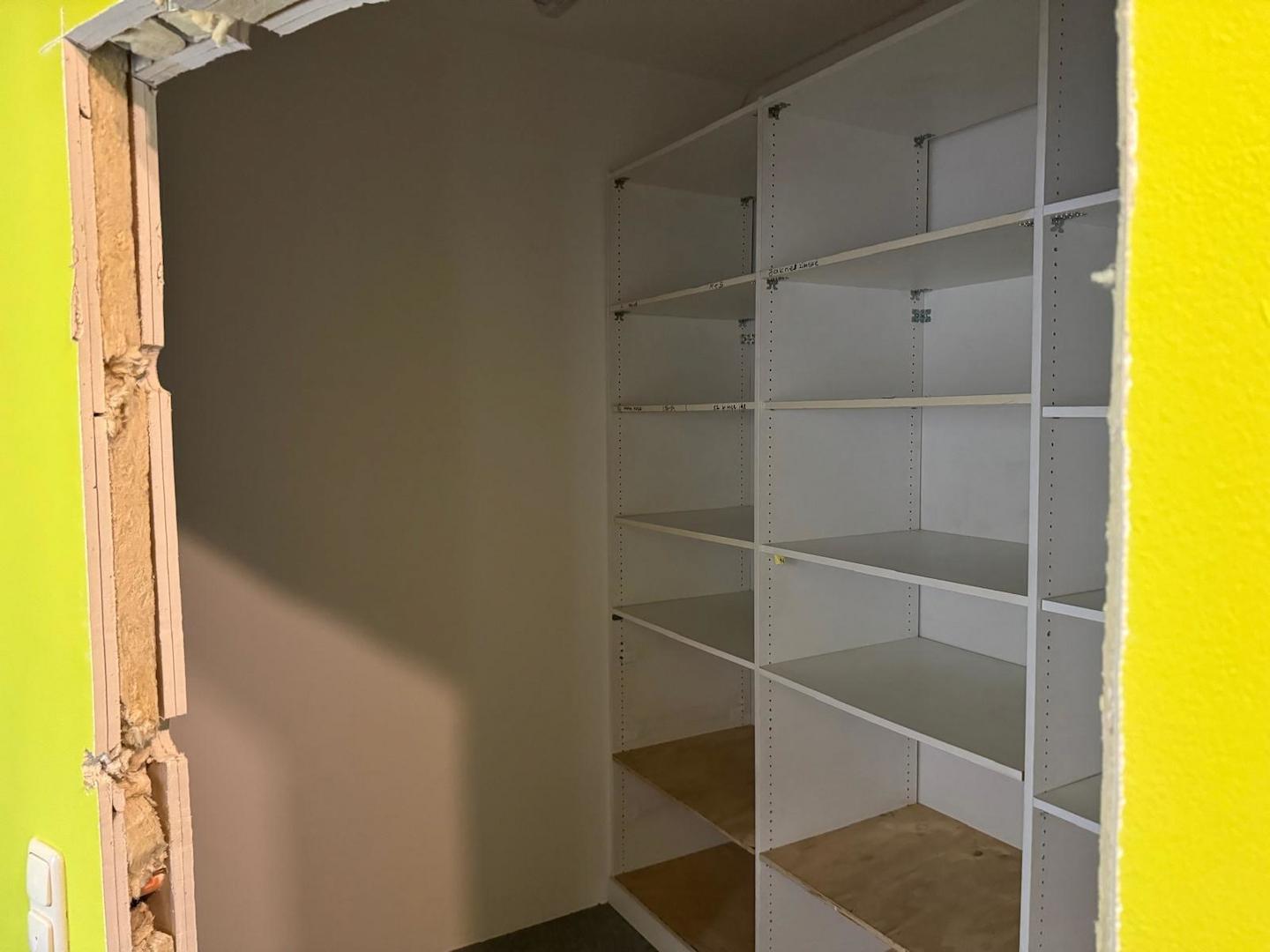 Praktischer Abstell- und Archivraum