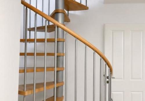 006 Wendeltreppe zur oberen Ebene