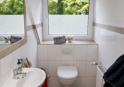 021 WC mit Fenster
