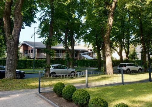 025 Sicht auf die Straße vom Hauseingang
