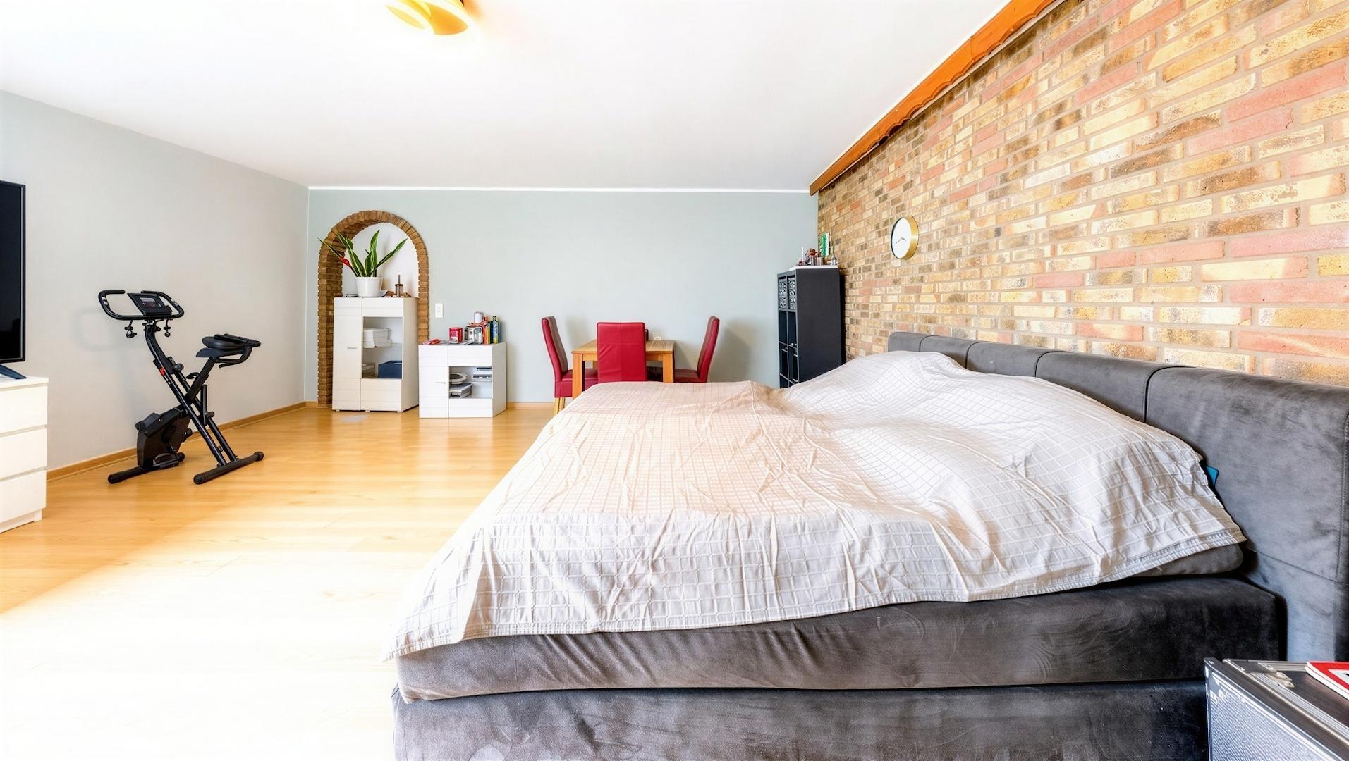 Schlafzimmer DG 