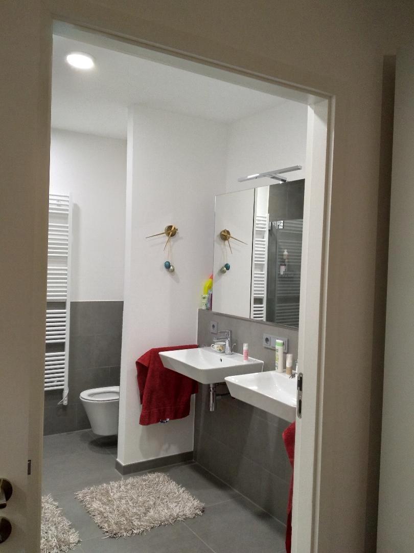 gr. Bad , WC und Dusche, 2 Was