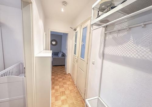 Wohnungseingang mit Flur