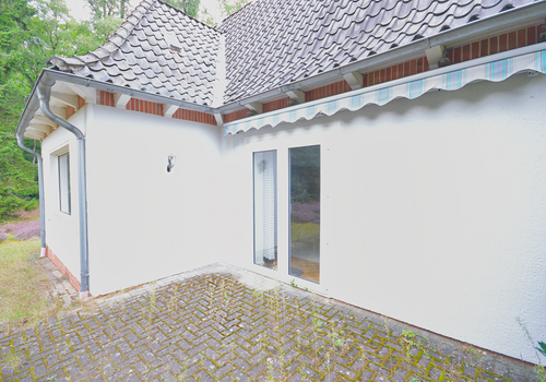 Geschütze Terrasse mit Markise