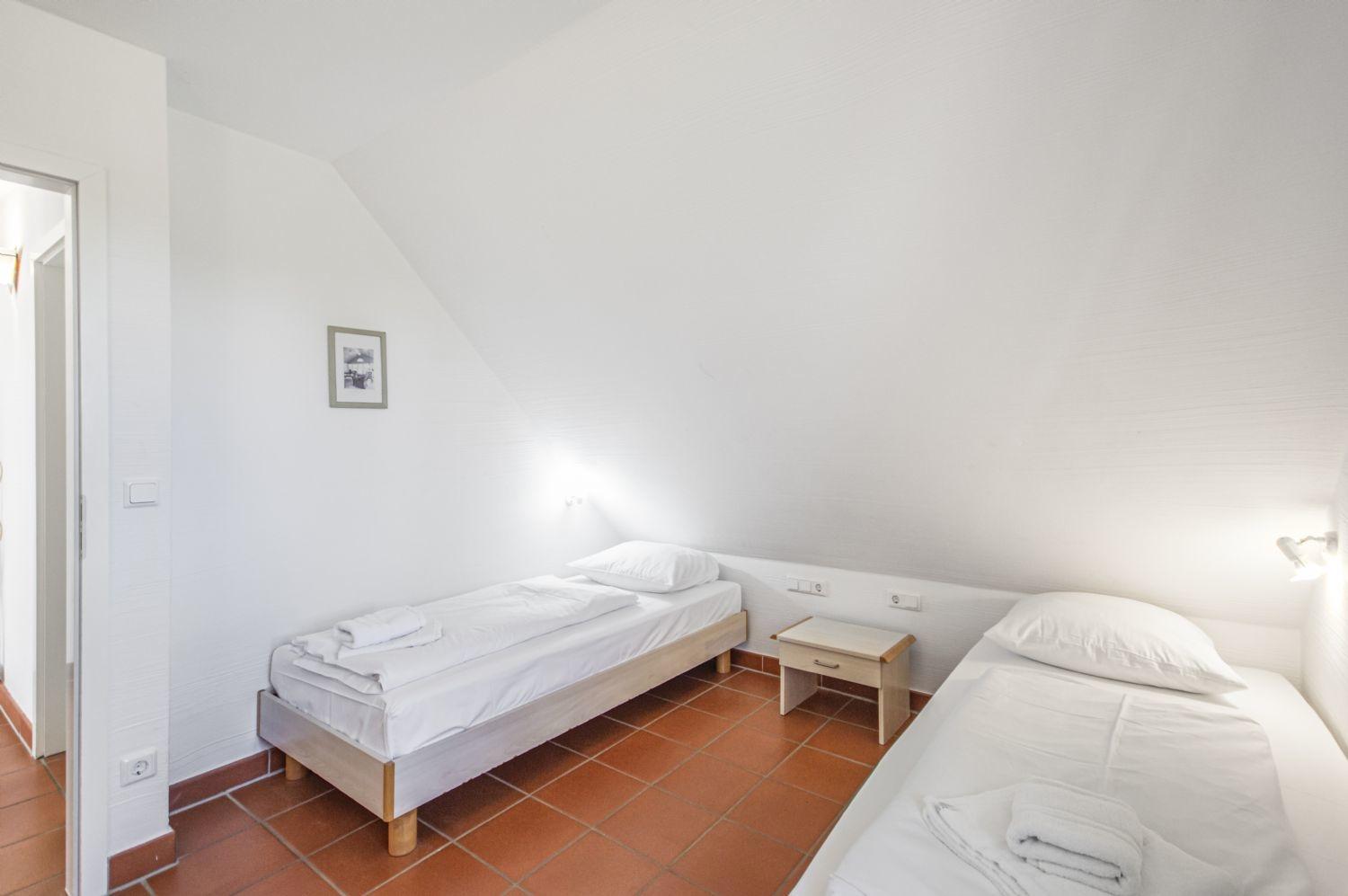 Kinderzimmer mit zwei Betten