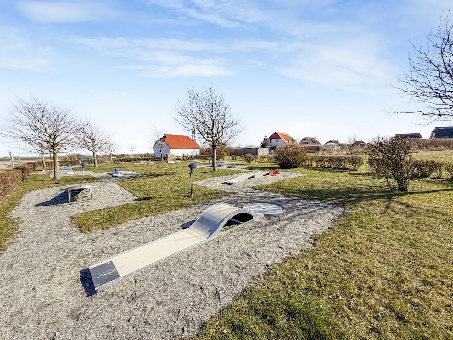 Minigolfanlage im Feriendorf Rugana