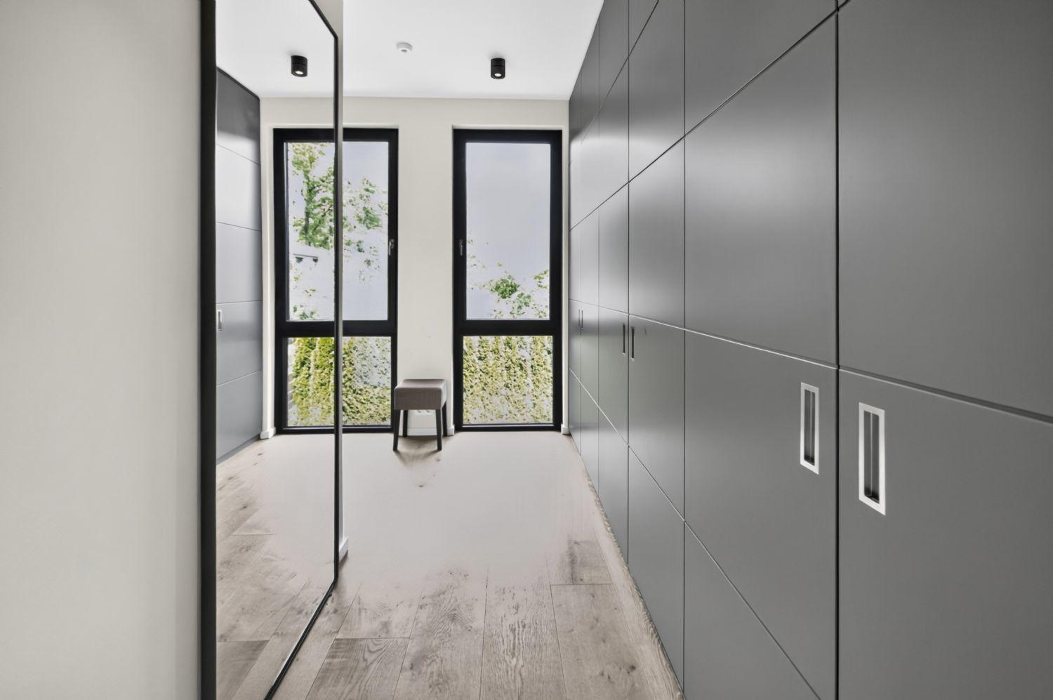 Garderobe mit Einbauschränken