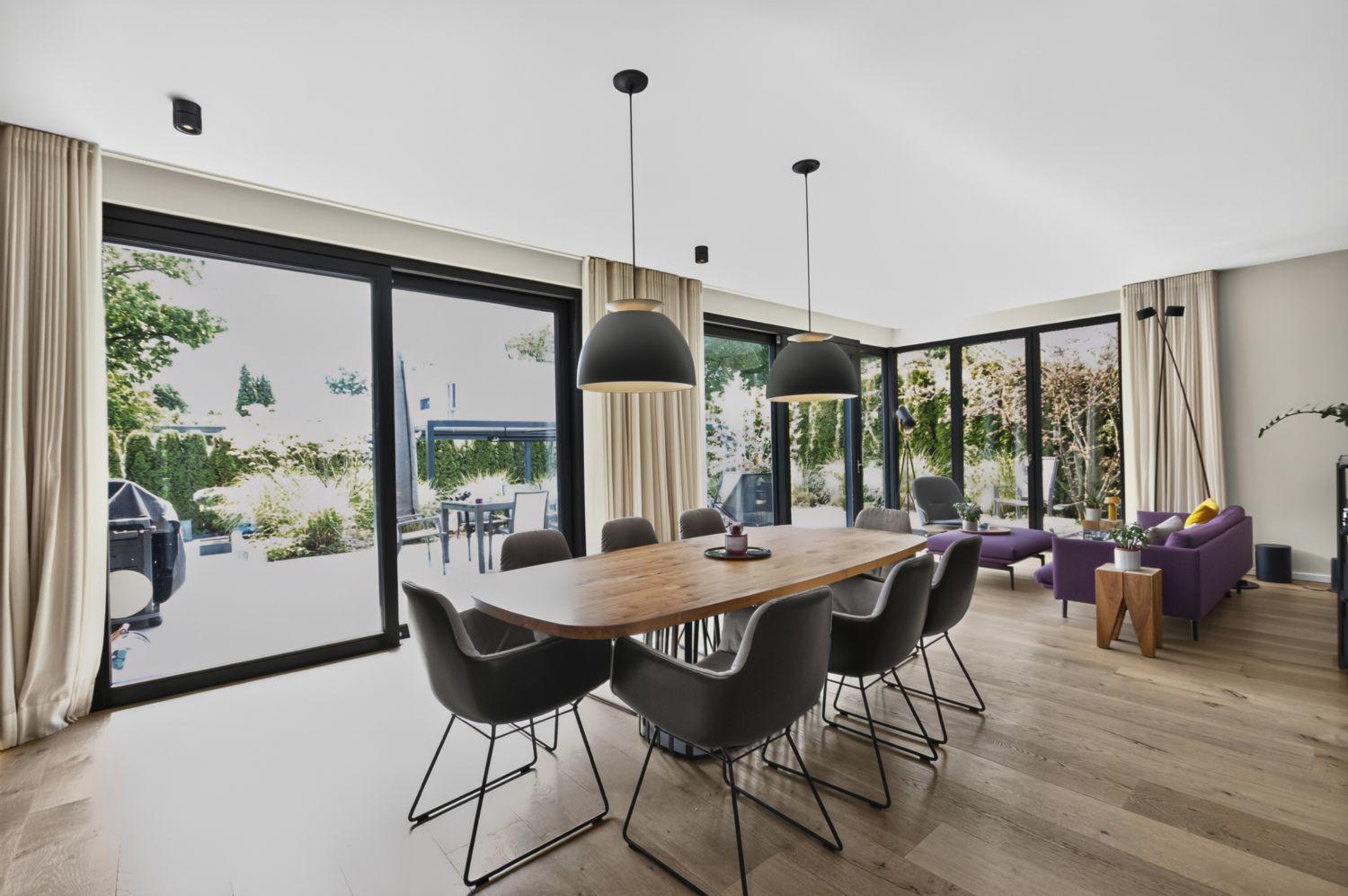Omnipräsente Helligkeit und Terrassenzugang