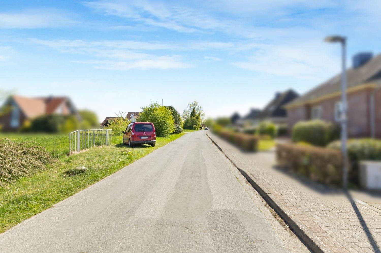 Ruhige Anwohnerstraße nach Südosten