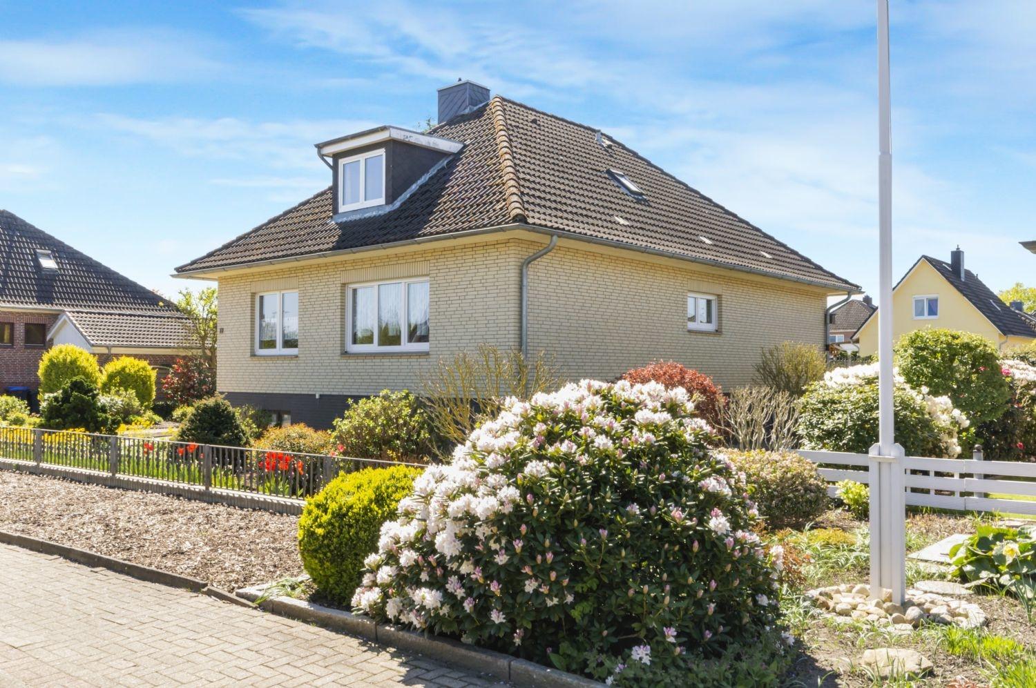 Straßenansicht von Norden
