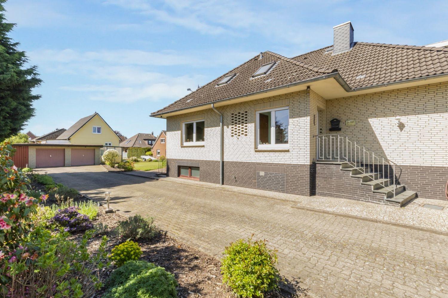 Grundstücksauffahrt zur Garagenanlage