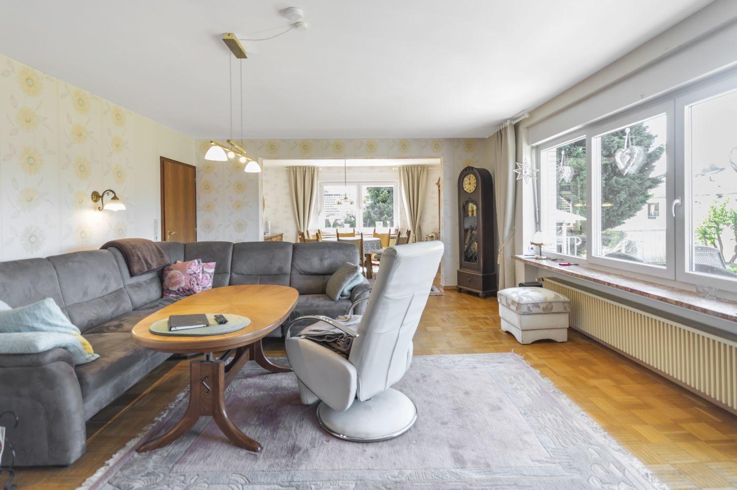 Wohnzimmer mit Essbereich
