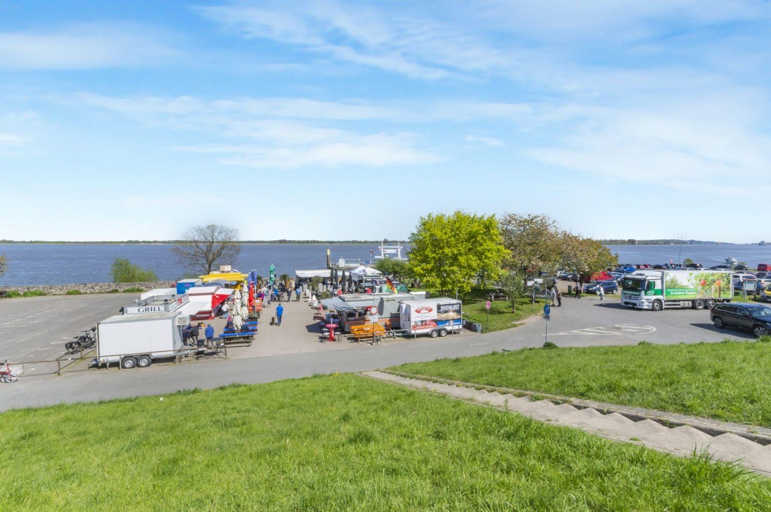 Foodtrucks am Lühe-Anleger