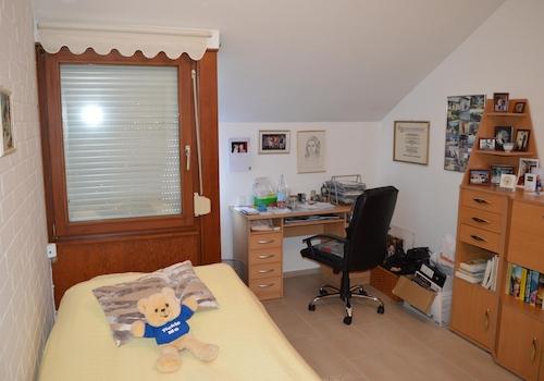 Arbeits- o. Kinderzimmer OG