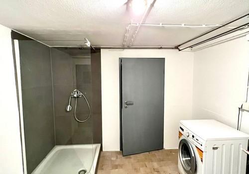 Waschküche mit Dusche UG