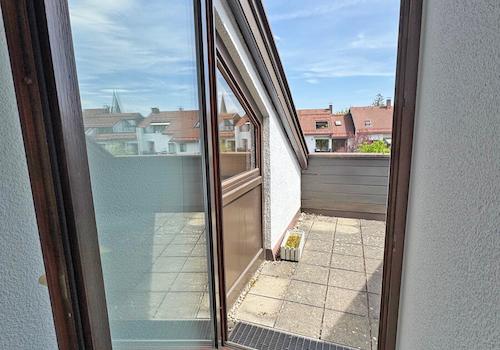 zur Ost Terrasse