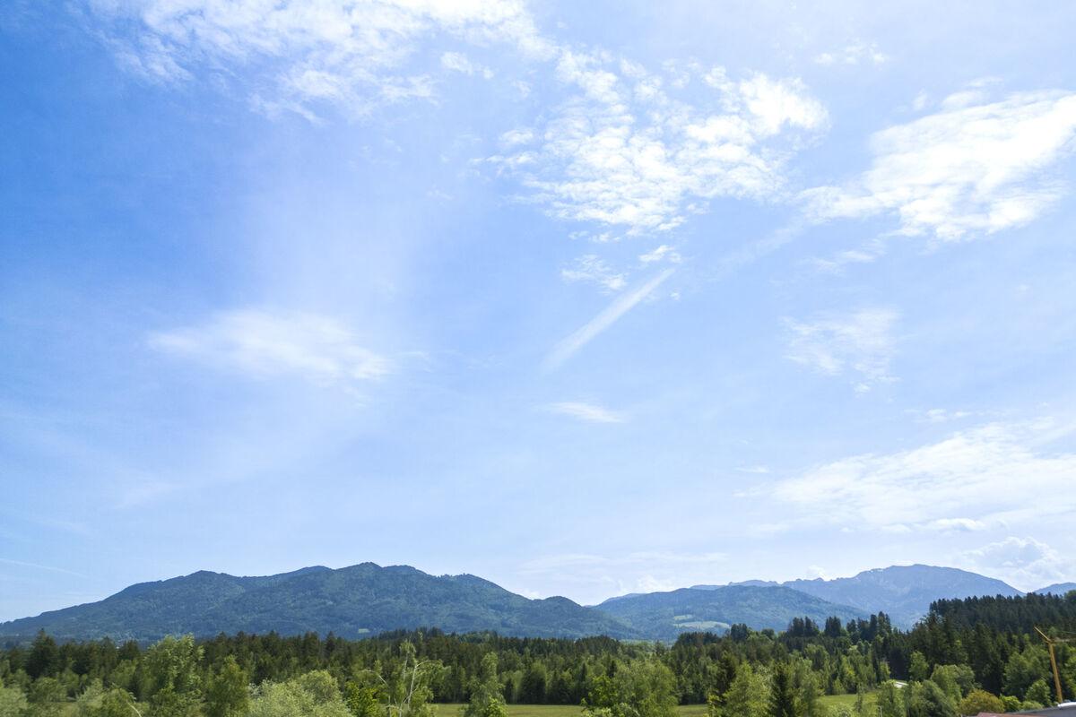 Genießen Sie den Bergblick