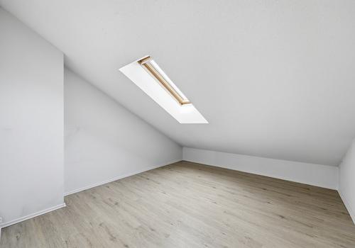 Ein weiteres Zimmer im Dachgeschoss