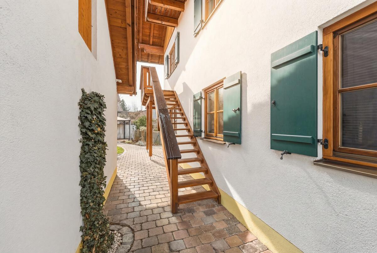 Die Außentreppe mit direkter Anbindung zur Wohnung