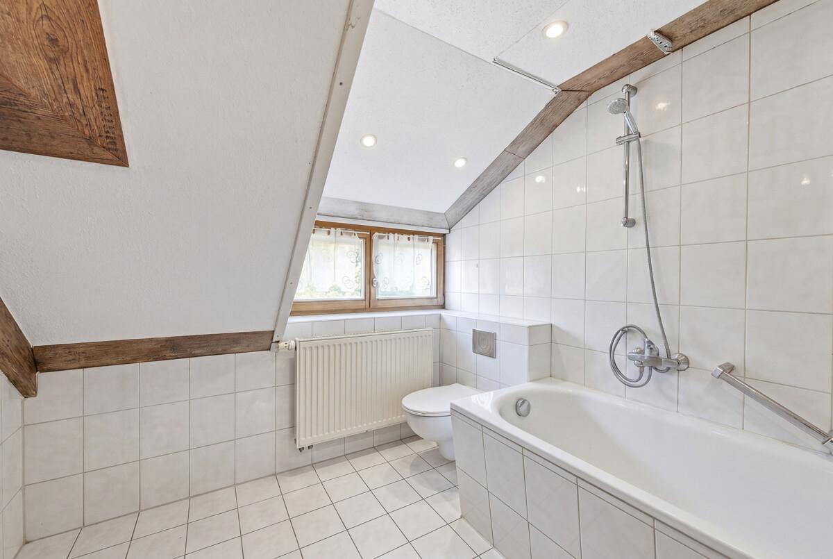 Das Badezimmer im Dachgeschoss