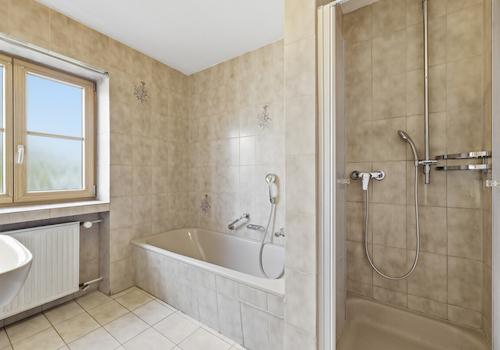Eines der Badezimmer