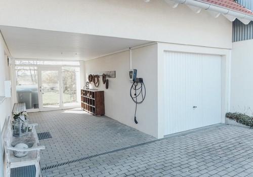 Eingang/Carport/Garage/Walbox