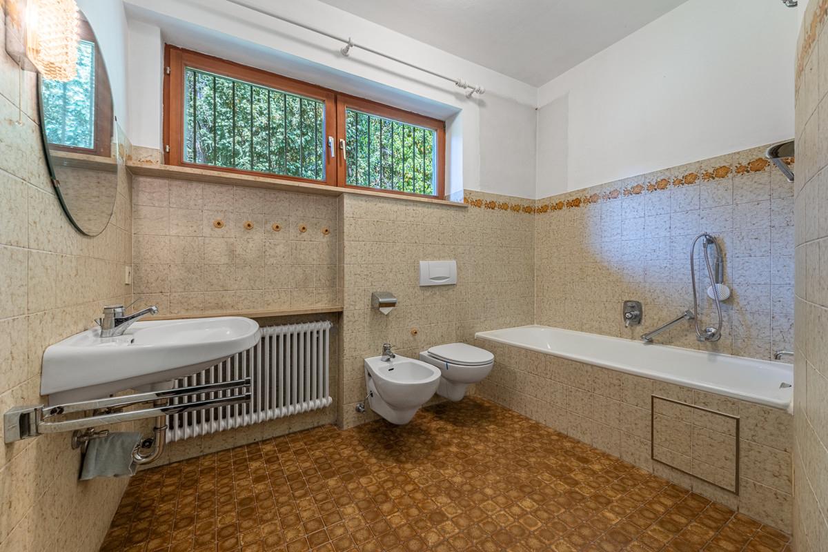 Badezimmer EG