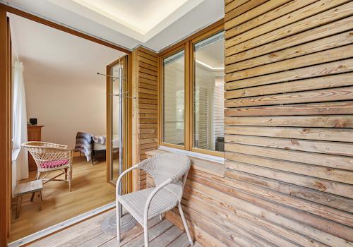 Überdachter Balkon