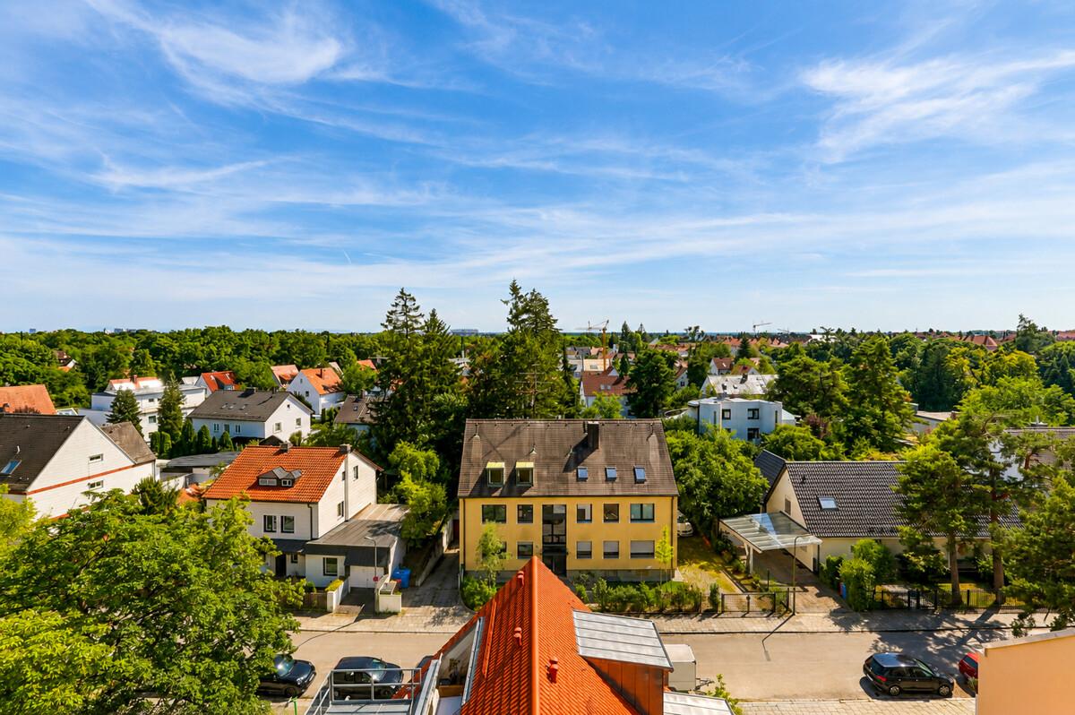 Ausblick vom Wohnzimmerfenster aus Richtung Berge