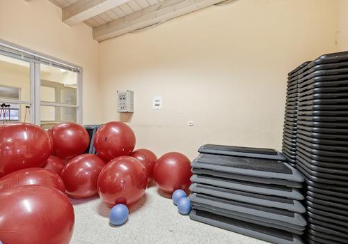 Praktische Abstellflächen neben den Kursräumen