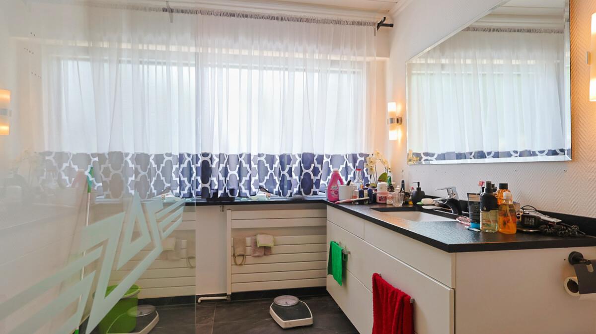 Tageslichtbad mit Dusche