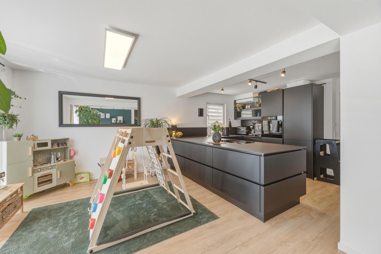 Küche/Spielbereich Hauptwohnun