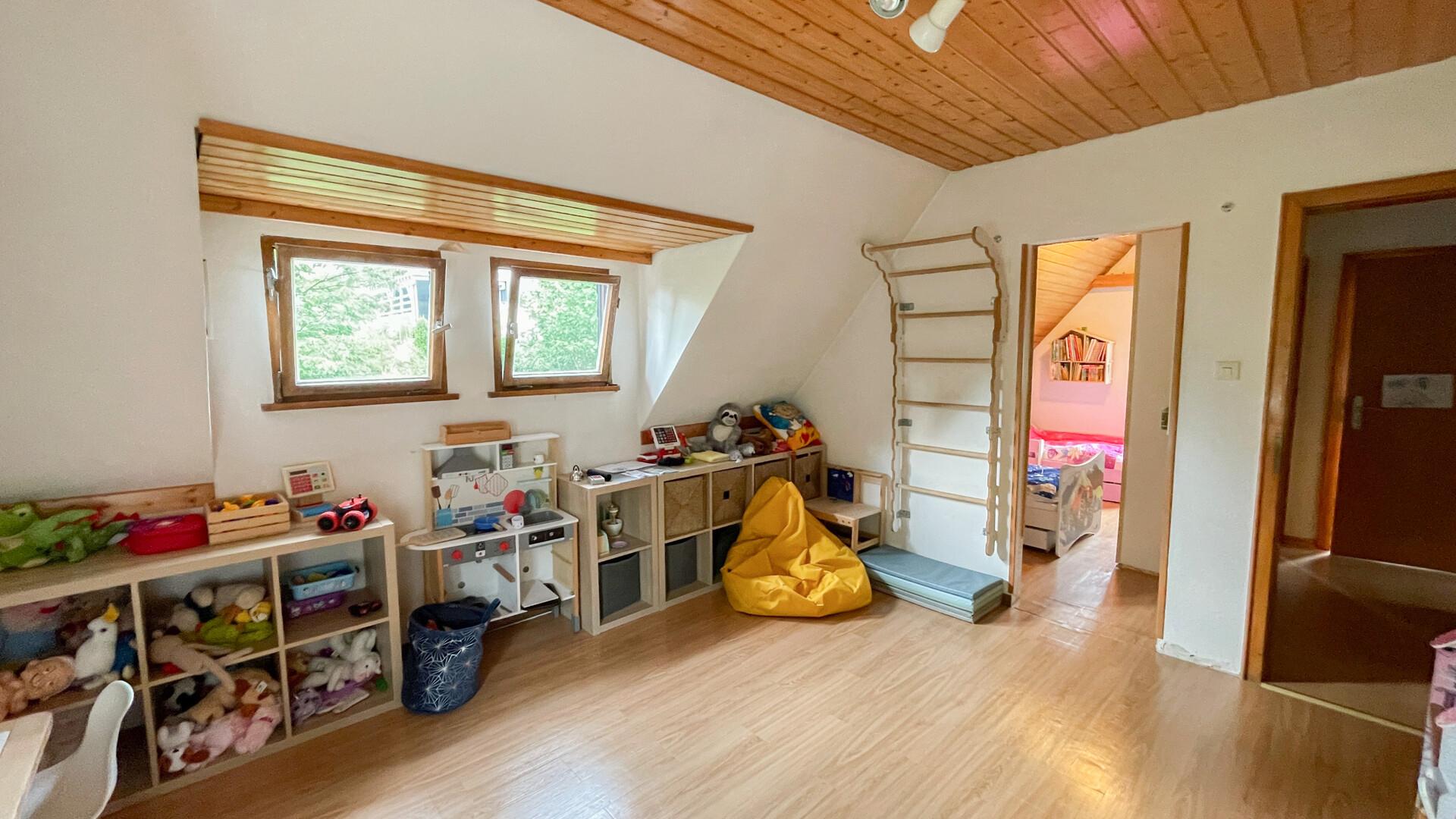 Kinderzimmer 2 OG