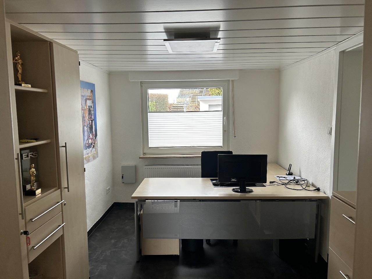 Zimmer EG derzeit Büronutzung