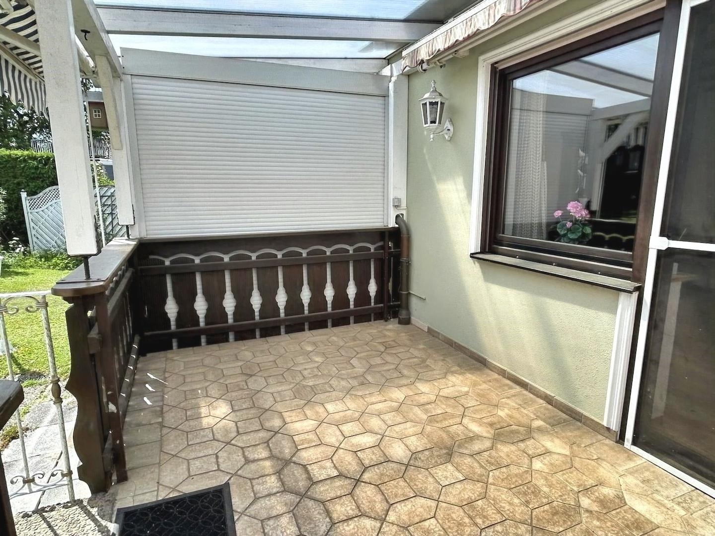 überdachte Terrasse
