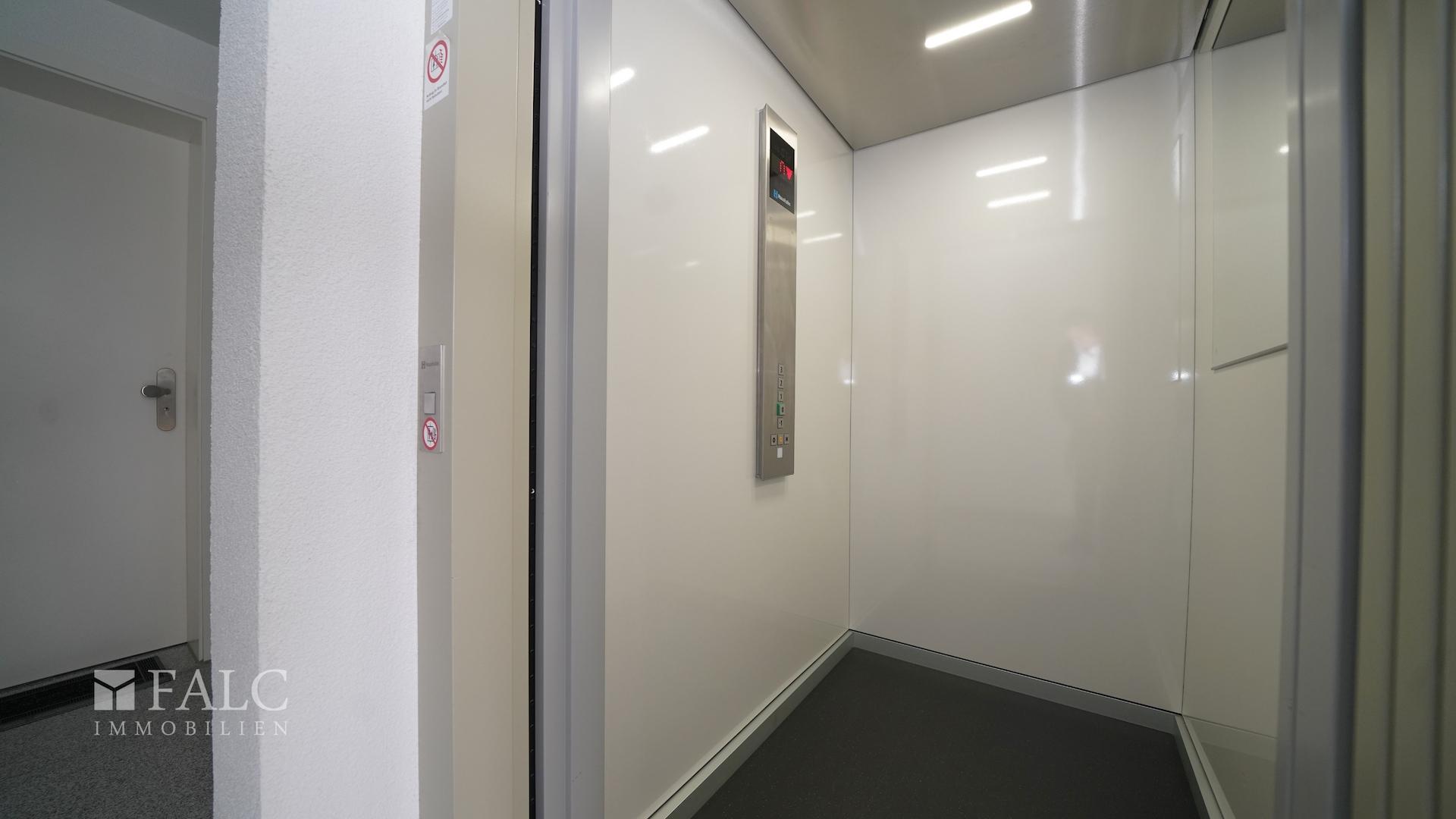 Praktischer Aufzug