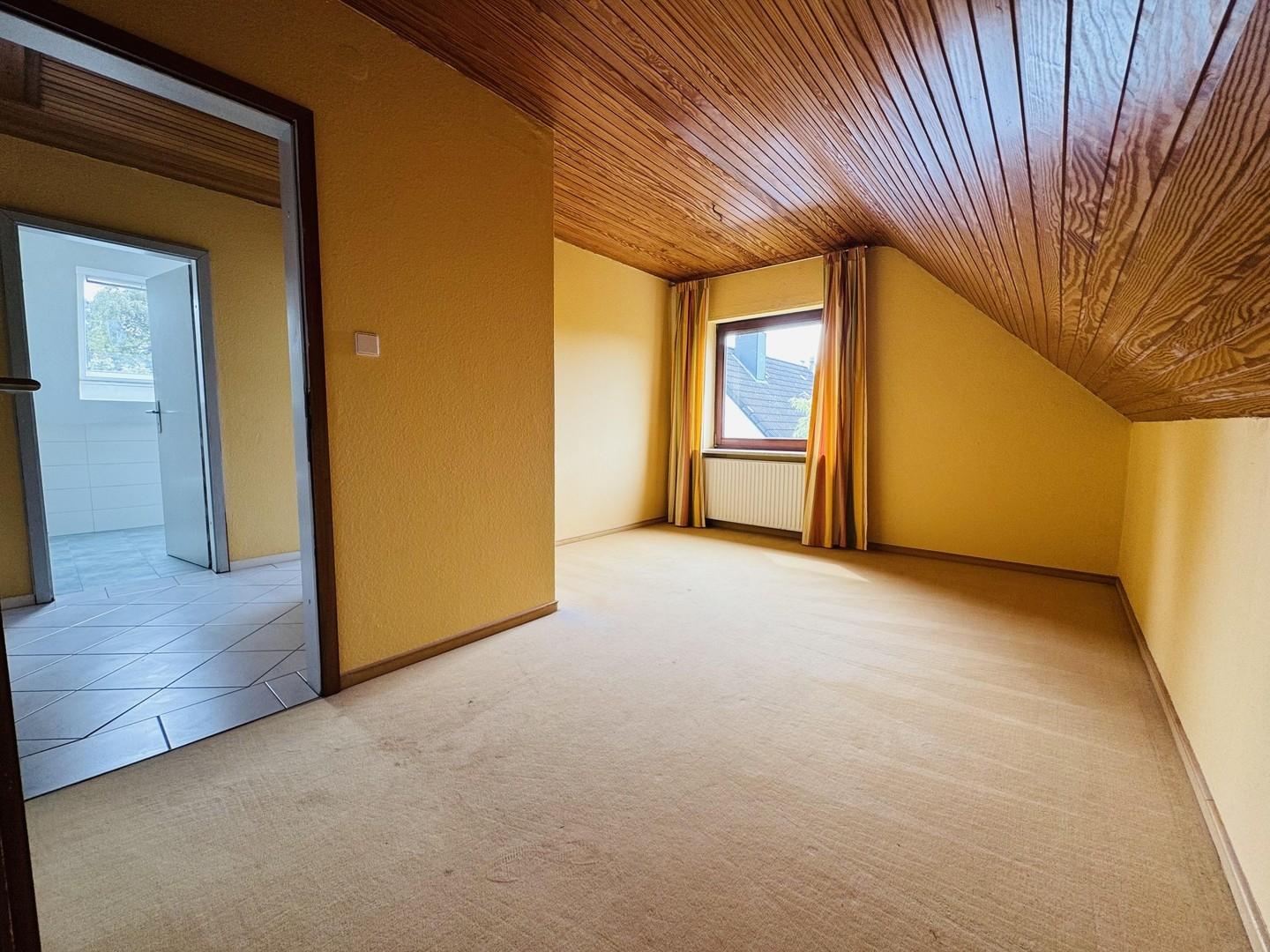 Zimmer 2 OG