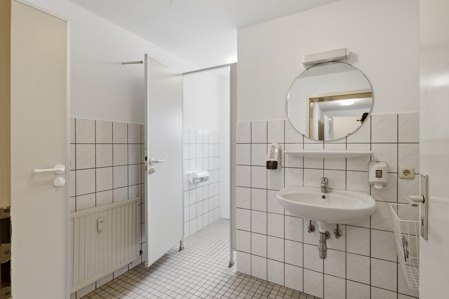 Mehrere Sanitärräume, insgesamt 4 Toiletten