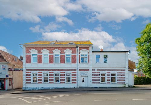 Außenaufnahme, frontal