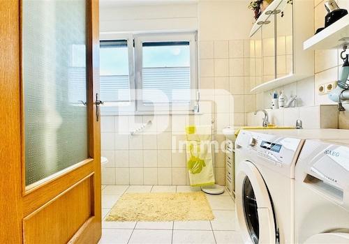 EG Badezimmer / Dusche / Waschmaschinenanschluss