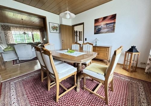 Wohn- und Esszimmer Bild III