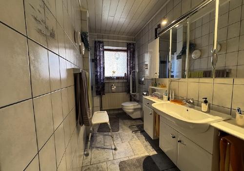 Badezimmer im Erdgeschoss