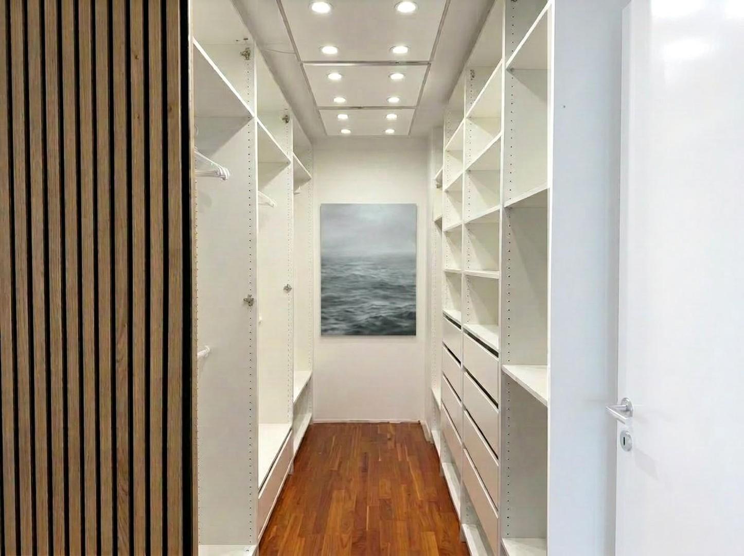 Begehbarer Kleiderschrank