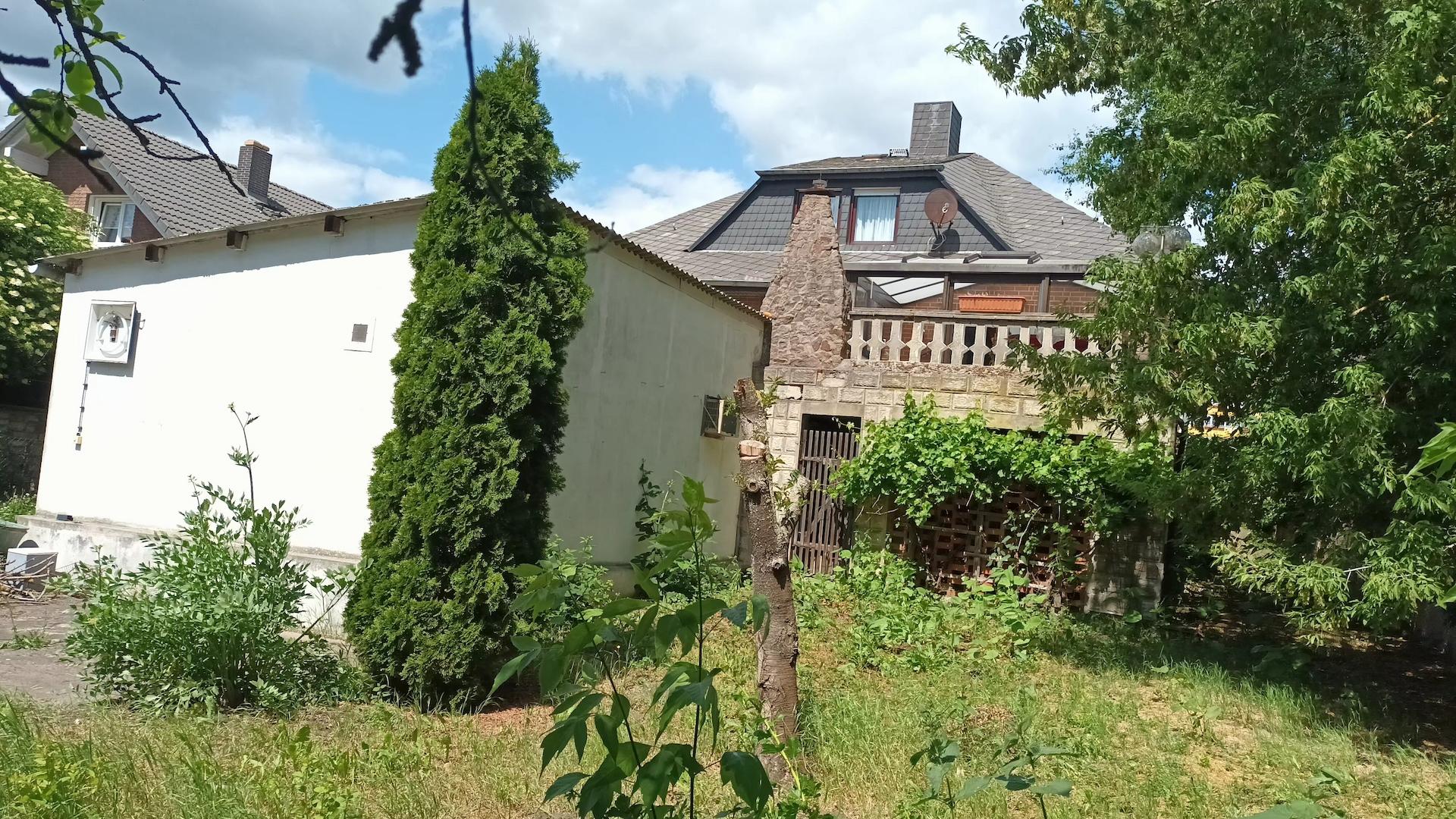 EFH mit Terrasse  von Süden
